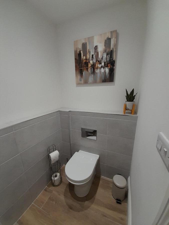 The Stables A Contractor Family 2 Bed Town House In Central Melton Mowbray Eksteriør bilde